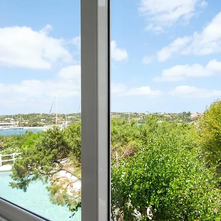 Piazzetta Con Piscina E Vista * بورتو كيرفو