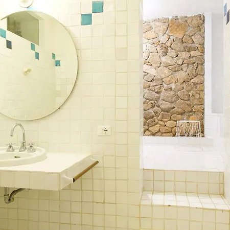 Piazzetta Con Piscina E Vista بورتو كيرفو