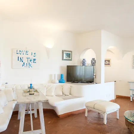 Piazzetta Con Piscina E Vista Villa *