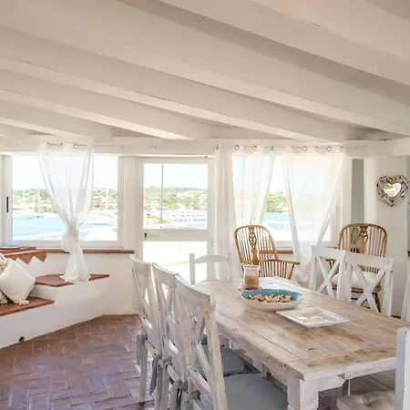 Piazzetta Con Piscina E Vista فيلة بورتو كيرفو