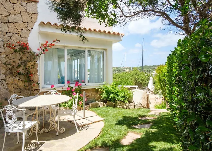 Piazzetta Con Piscina E Vista ポルト・チェルボ
